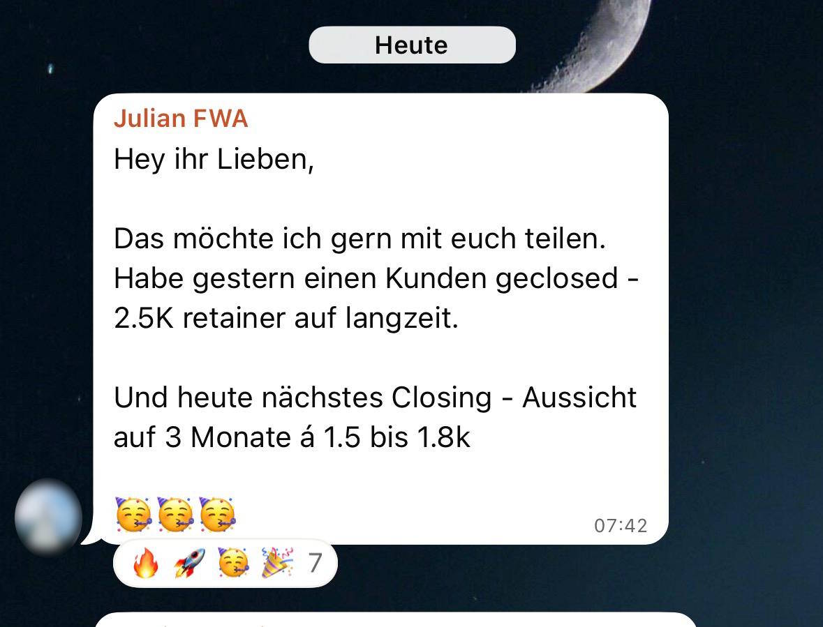 WhatsApp-Nachricht eines Teilnehmers: Kunde langfristig abgeschlossen (zensiert)